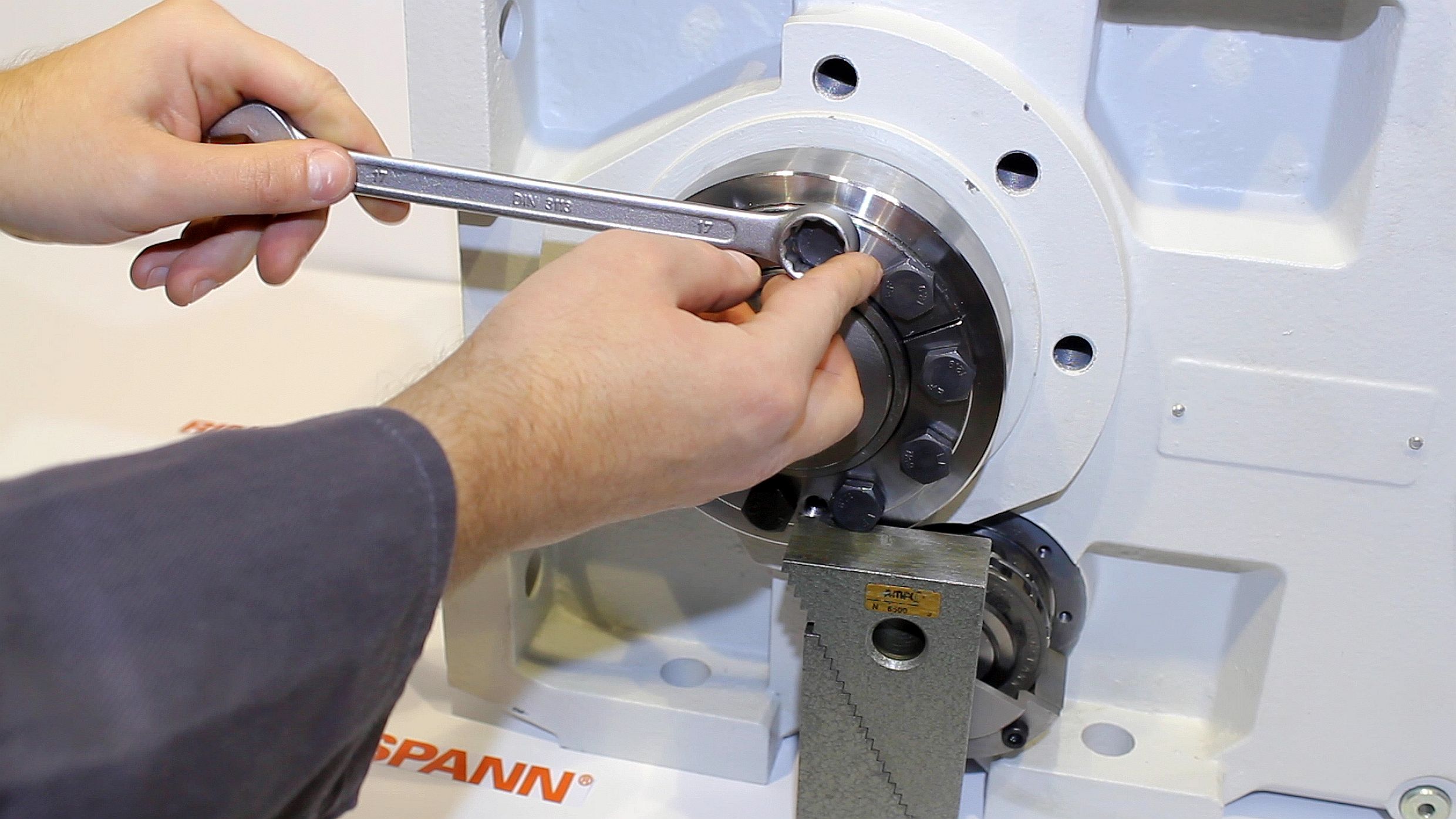 distance-controlled assembly of the RINGSPANN shrink discs distance-controlled assembly of the RINGSPANN shrink discs
